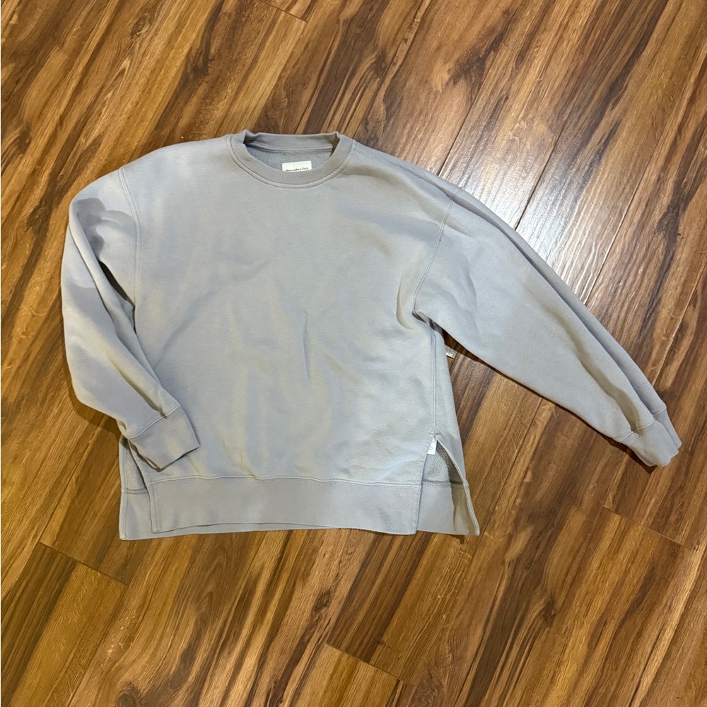 Abercrombie & Fitch Max Essentials Sweatshirt